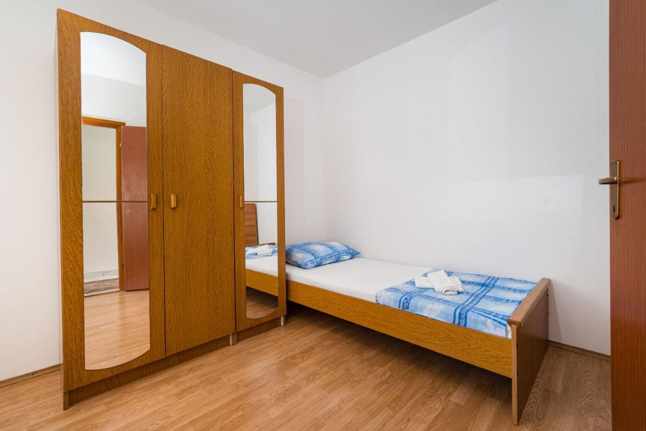 Nice Apartment Silvia Новалья Экстерьер фото