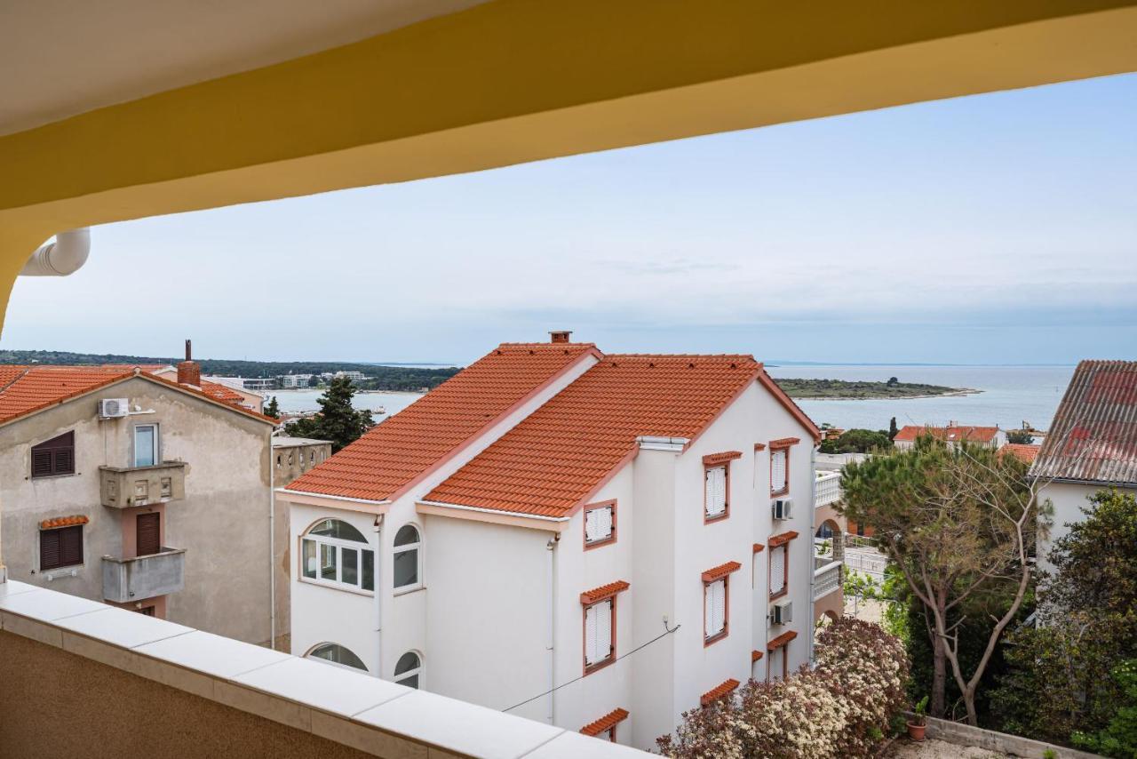 Nice Apartment Silvia Новалья Экстерьер фото