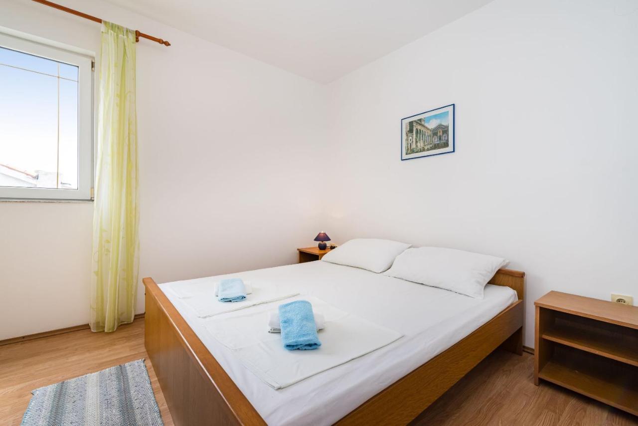 Nice Apartment Silvia Новалья Экстерьер фото