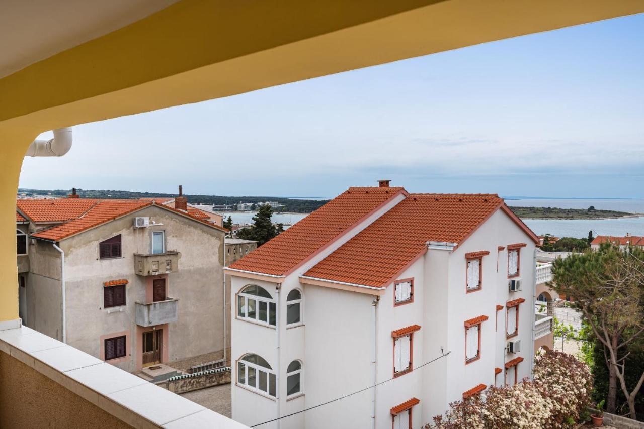 Nice Apartment Silvia Новалья Экстерьер фото