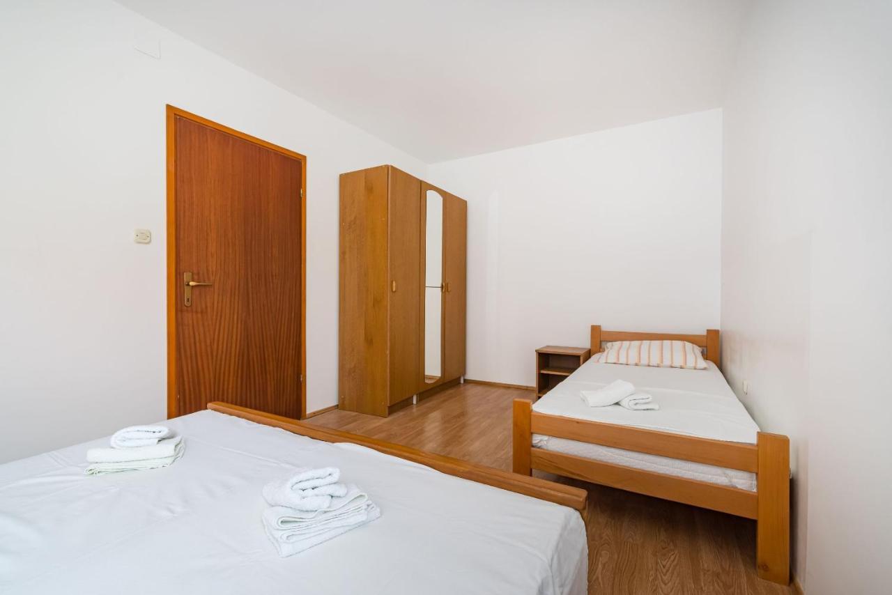 Nice Apartment Silvia Новалья Экстерьер фото